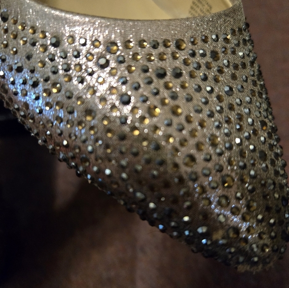 INC Zitah Bronze High Heels In 8.5M Excellent Shape - Picture 8 of 10